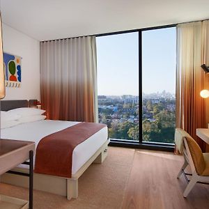 Zimmer mit Kingsize-Bett auf den oberen Etagen